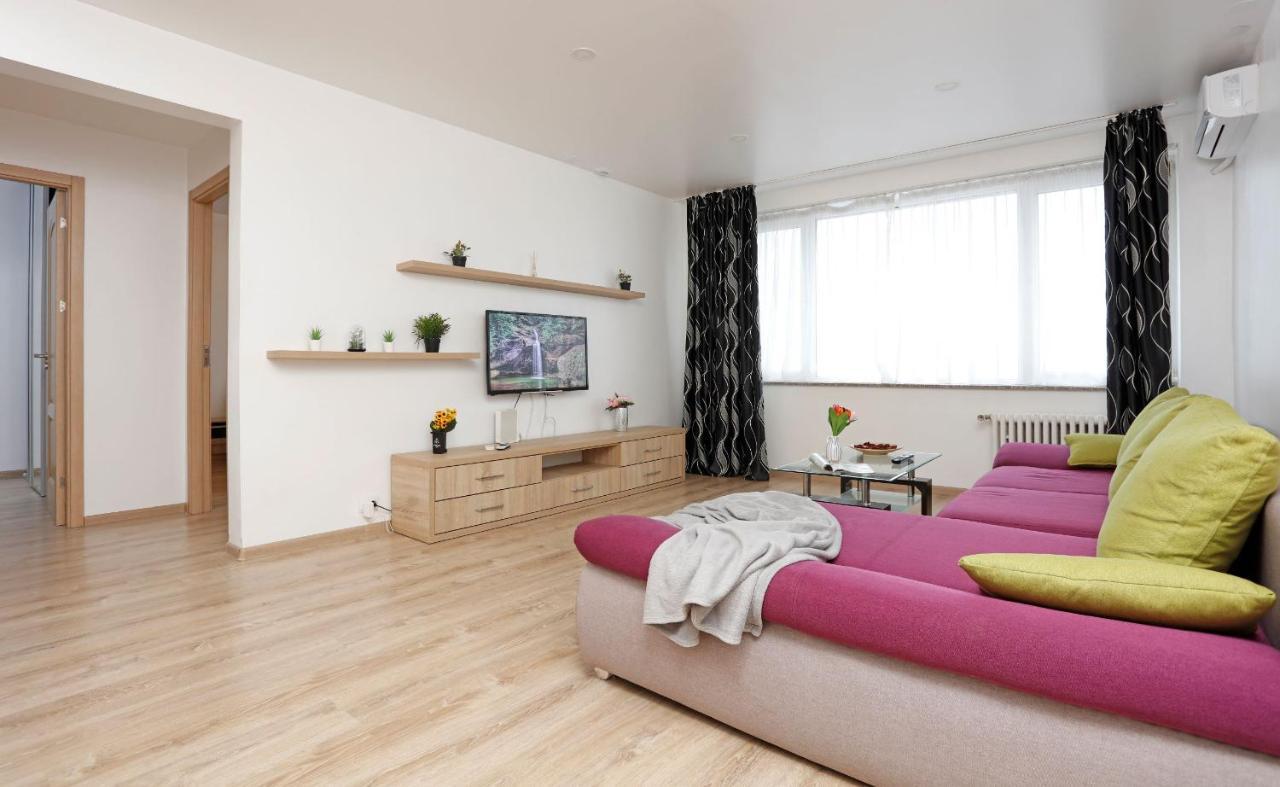 Cozy Apartment With A View Bucharest Luaran gambar
